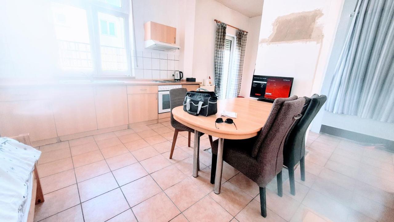 Fmi 9 Accommodation Раунхайм Екстериор снимка