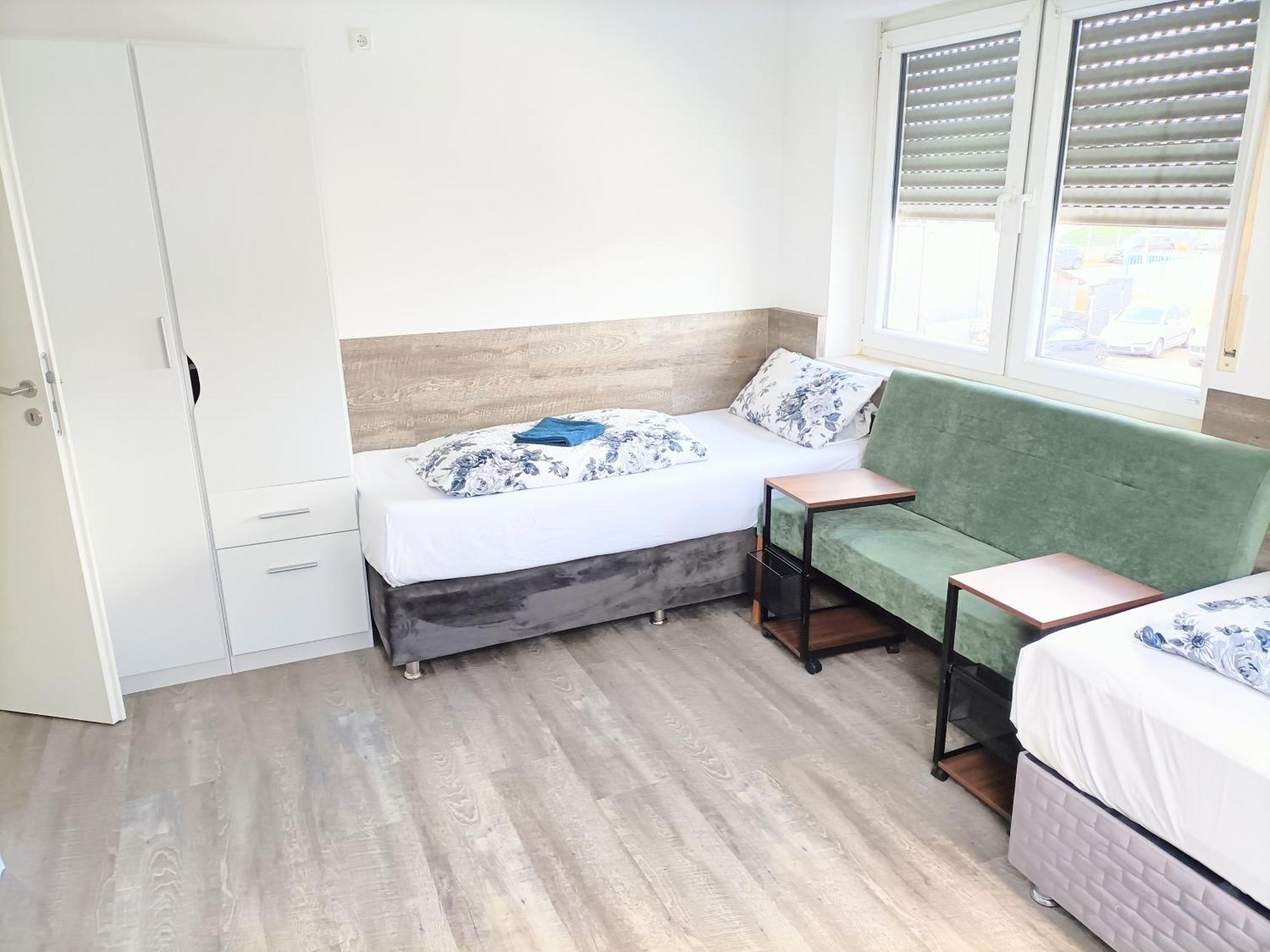 Fmi 9 Accommodation Раунхайм Екстериор снимка