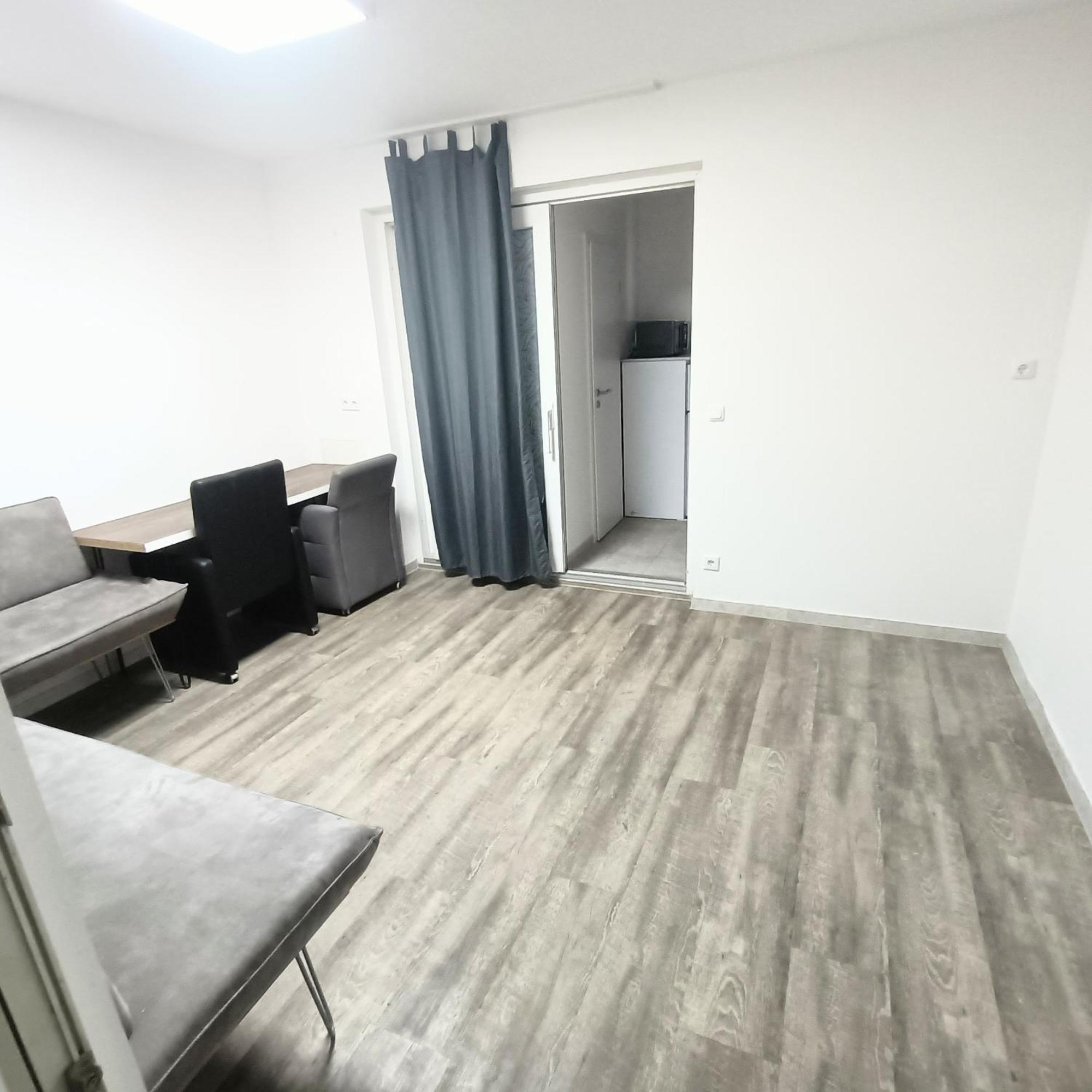 Fmi 9 Accommodation Раунхайм Екстериор снимка